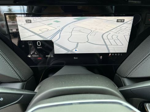 Used 2026 GMC Yukon XL Denali w/ Sun & Power Step Package image 11