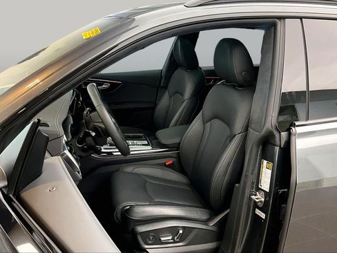 Certified 2025 Audi Q8 Prestige w/ Prestige Package AWD/4WD image 8