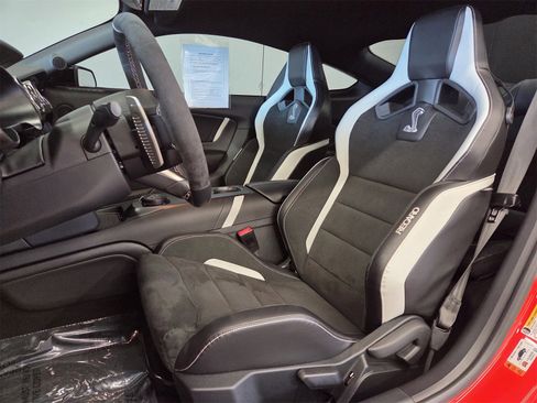 Used 2022 Ford Mustang Shelby GT500 w/ Technology Package image 5