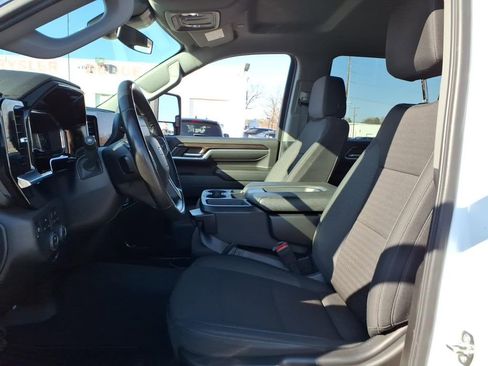 Used 2024 Chevrolet Silverado 2500 LT image 7