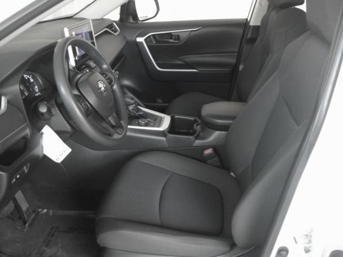 Certified 2025 Toyota RAV4 LE image 7