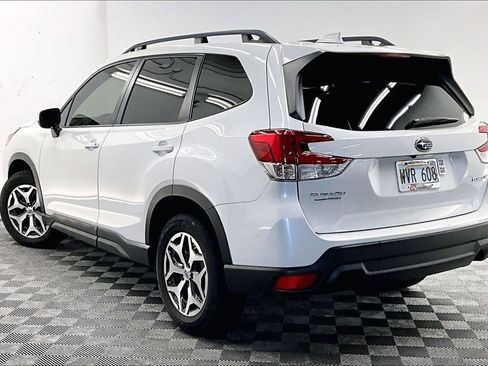 Used 2023 Subaru Forester Premium AWD/4WD image 10