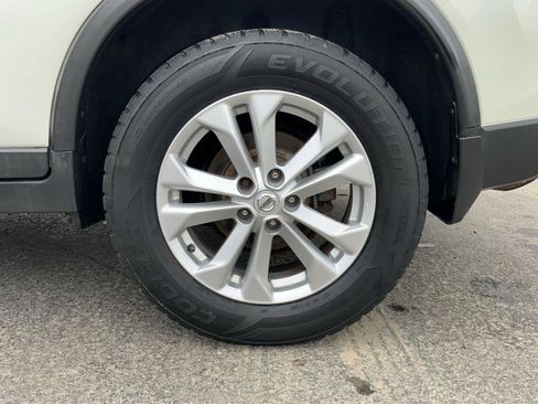 Used 2016 Nissan Rogue SV AWD/4WD image 28