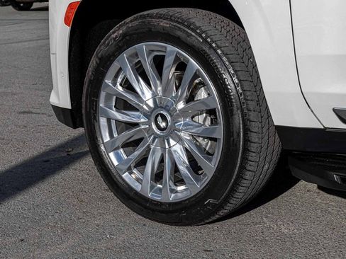 Used 2024 Cadillac Escalade Premium Luxury image 7