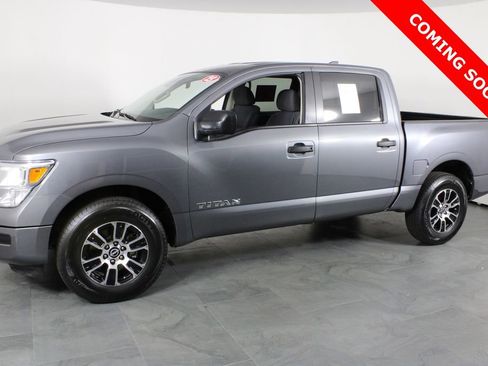 Certified 2023 Nissan Titan SV image 9