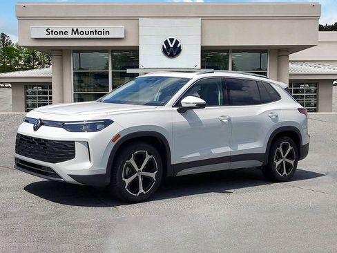 New 2026 Volkswagen Tiguan SE FWD image 1