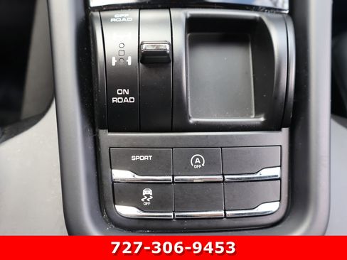 Used 2016 Porsche Cayenne AWD/4WD image 31