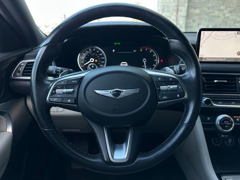 Used 2022 Genesis G70 2.0T image 10