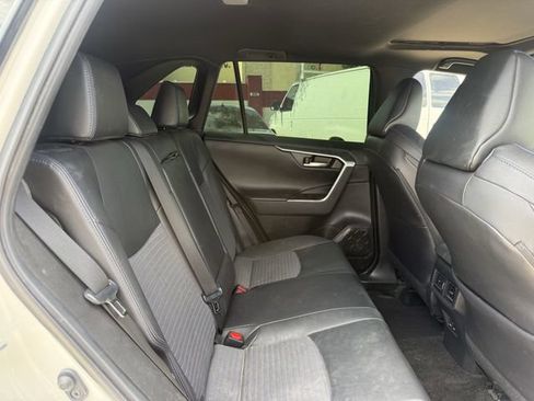 Used 2022 Toyota RAV4 XSE AWD/4WD image 33
