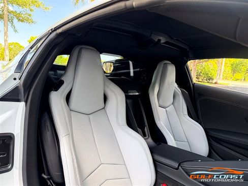 Used 2025 Chevrolet Corvette Z06 RWD image 32