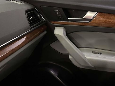 Used 2023 Audi Q5 2.0T Premium w/ Convenience Package image 26