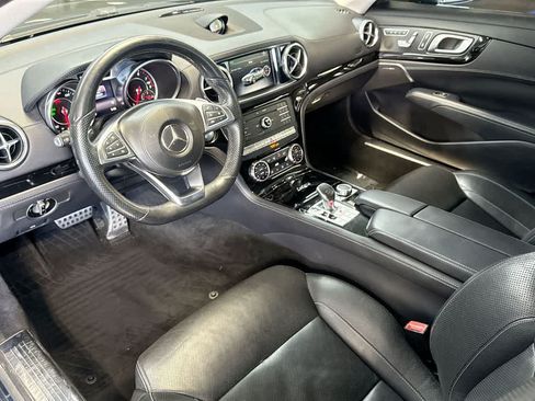 Used 2017 Mercedes-Benz SL 550 image 12