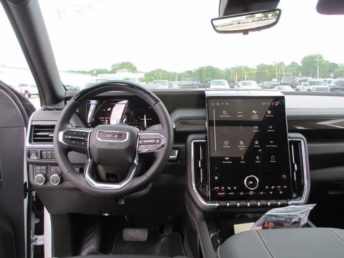 New 2026 GMC Yukon Elevation w/ Elevation Premium Package AWD/4WD image 16