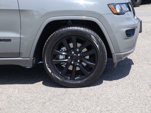 Used 2021 Jeep Grand Cherokee Laredo X RWD image 46