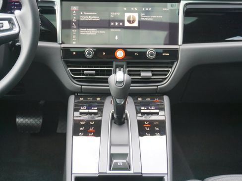 New 2026 Porsche Macan S AWD/4WD image 19