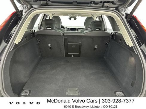 Certified 2025 Volvo XC60 B5 Plus w/ Climate Package AWD/4WD image 24