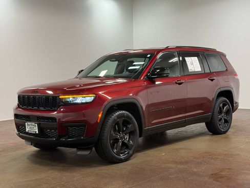Used 2023 Jeep Grand Cherokee L Laredo AWD/4WD image 7