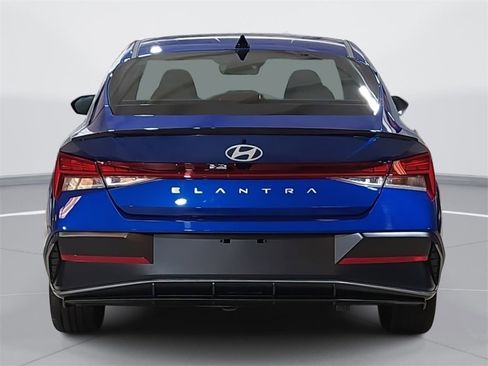 New 2026 Hyundai Elantra SEL Sport image 6