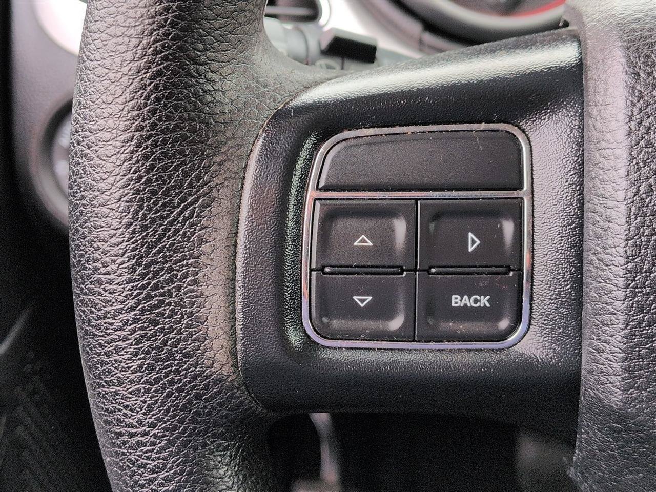 Used 2019 Dodge Journey SE FWD image 18