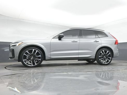 Used 2024 Volvo XC60 B5 Ultimate w/ Protection Package Premier AWD/4WD image 40