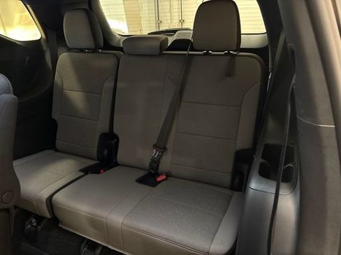 Used 2026 Chevrolet Traverse LT w/ Driver Confidence Package FWD image 28
