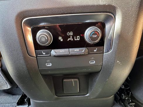 Used 2023 Chevrolet Tahoe High Country AWD/4WD image 15