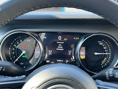 Used 2023 Jeep Wrangler Unlimited AWD/4WD image 19
