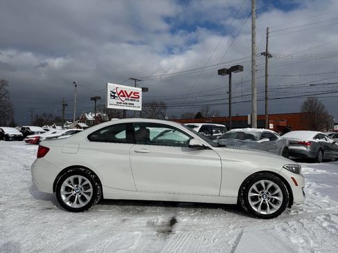 Used 2016 BMW 228i 228i 2dr Coupe SULEV w/ Premium Package image 2