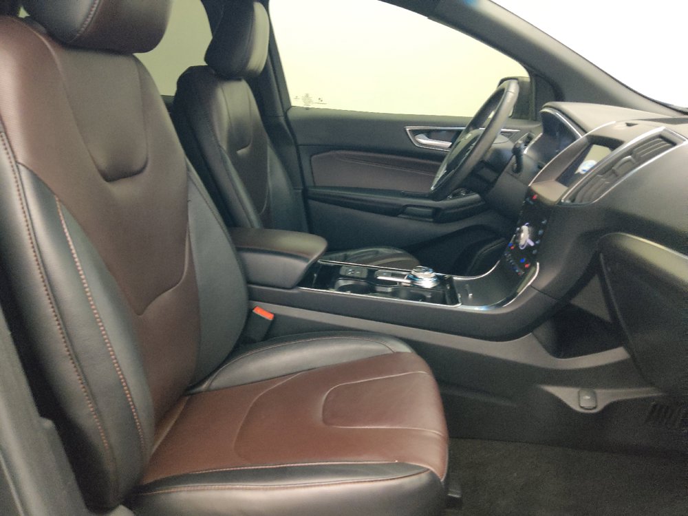 Used 2020 Ford Edge Titanium w/ Equipment Group 301A FWD image 21