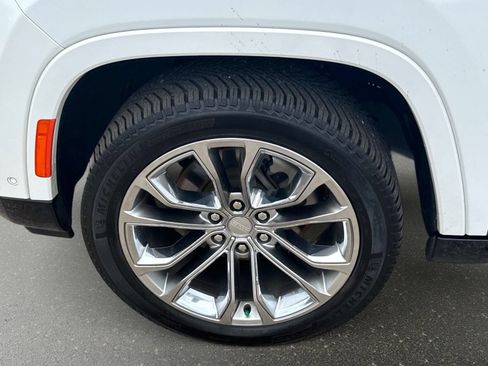 Used 2023 Jeep Grand Wagoneer L Series II w/ HD Trailer Tow Package AWD/4WD image 10