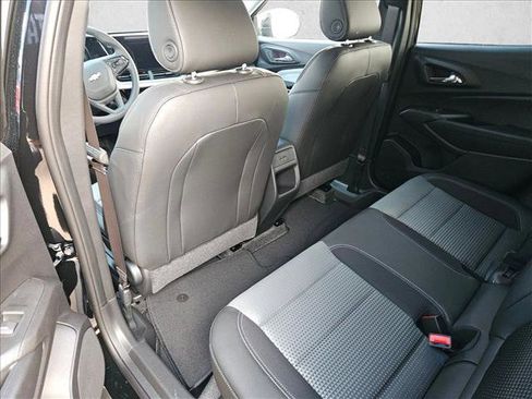 New 2026 Chevrolet Trax LT w/ Sunroof Package image 9