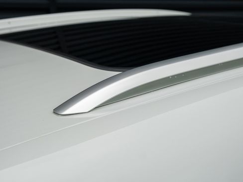 Certified 2023 Porsche Macan AWD/4WD image 38