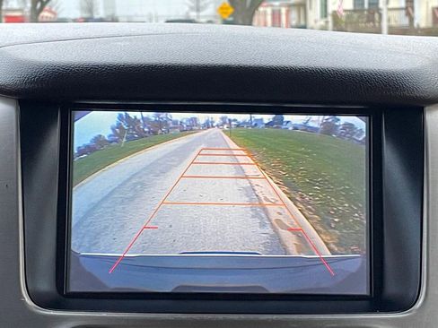 Used 2016 GMC Yukon XL Denali image 45