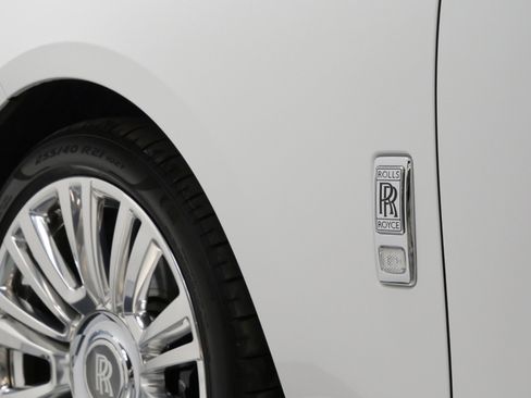 Used 2024 Rolls-Royce Ghost Extended Wheelbase image 40