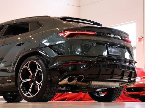 Used 2023 Lamborghini Urus S image 36