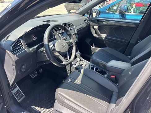 Used 2024 Volkswagen Tiguan SE R-Line AWD/4WD image 6