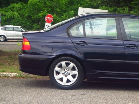 Used 2005 BMW 325i Sedan RWD image 26