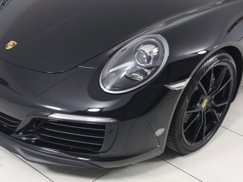 Used 2019 Porsche 911 Carrera T w/ Carrera T Interior Package image 78