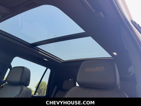 Used 2025 Chevrolet Tahoe High Country RWD image 23