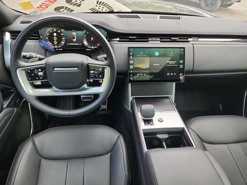 Used 2026 Land Rover Range Rover Long Wheelbase SE AWD/4WD image 13