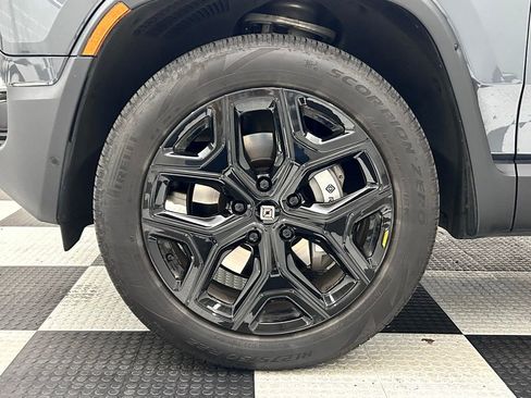 Used 2024 Rivian R1S Adventure AWD/4WD image 7