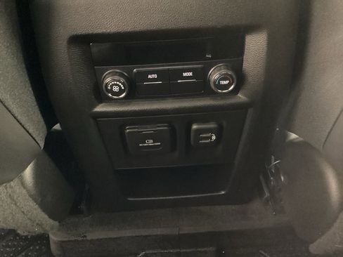 Used 2021 Chevrolet Traverse RS w/ LPO, Floor Liner Package AWD/4WD image 22