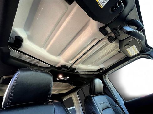 Used 2022 Jeep Wrangler Unlimited Sahara w/ Cold Weather Group image 22