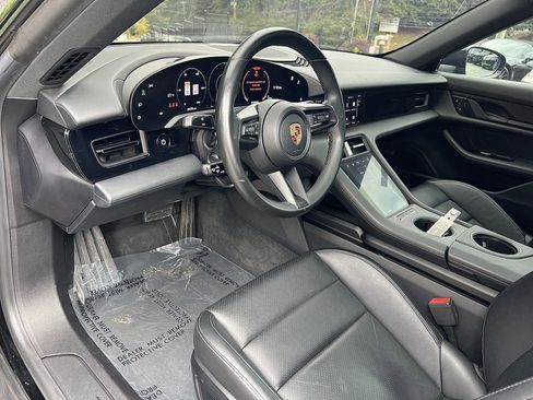 Used 2021 Porsche Taycan image 21