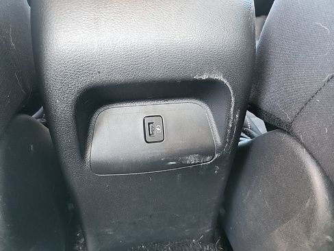 Used 2021 Nissan Sentra SR FWD image 33