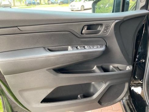 Used 2025 Honda Odyssey Sport-L image 15