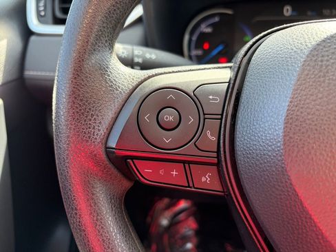 Certified 2025 Toyota RAV4 LE image 21