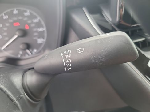 Used 2025 Toyota Corolla LE image 28