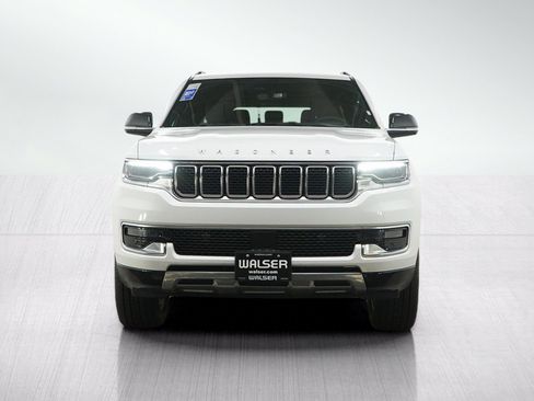 Used 2023 Jeep Wagoneer Series III w/ Preferred Equipment Group AWD/4WD image 8