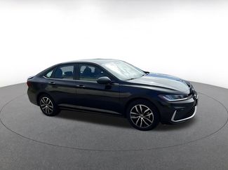 Used 2025 Volkswagen Jetta SE video 2